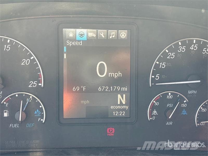 Freightliner Cascadia 126 6x4 T/A Sleeper Truck Tractor 트랙터 유닛