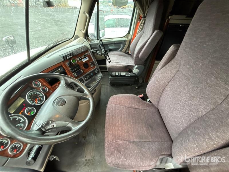 Freightliner Cascadia 125 T/A Sleeper Truck Tractor Naudoti vilkikai