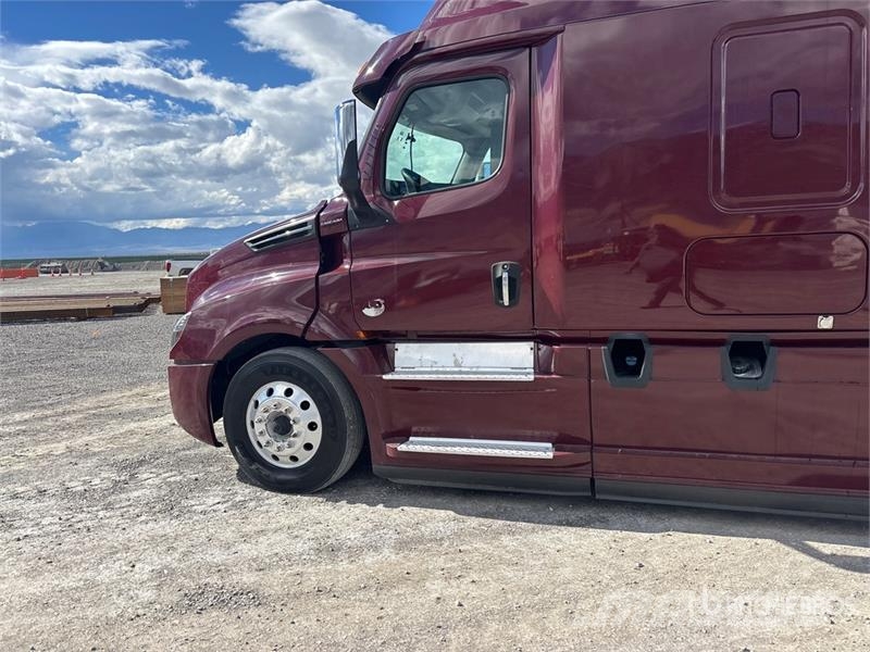 Freightliner Cascadia 126 6x4 T/A Sleeper Truck Tractor Tractores (camiões)