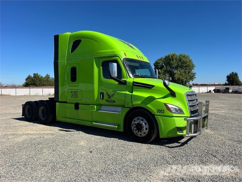 Freightliner Cascadia 126 T/A Sleeper Truck Tractor Vetopöytäautot