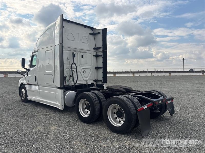 Freightliner Cascadia 126 Vilcēji