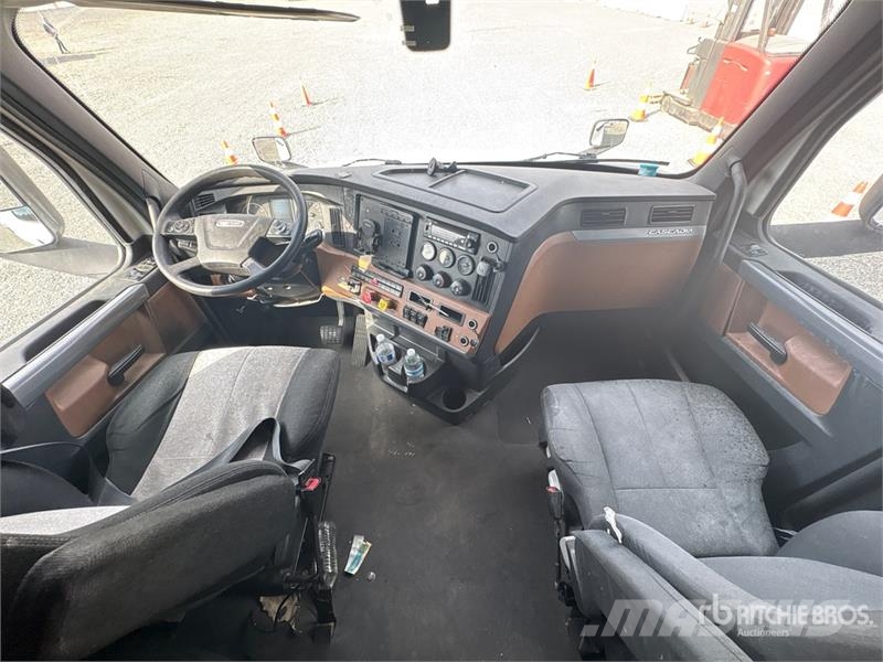 Freightliner Cascadia 126 Vilcēji