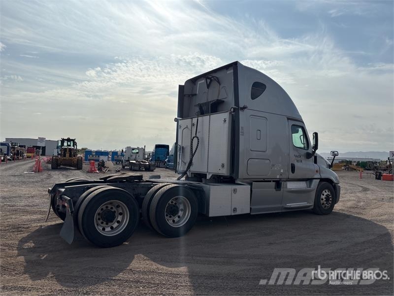 Freightliner Cascadia 125 6x4 T/A Sleeper Truck Tractor Tracteur routier