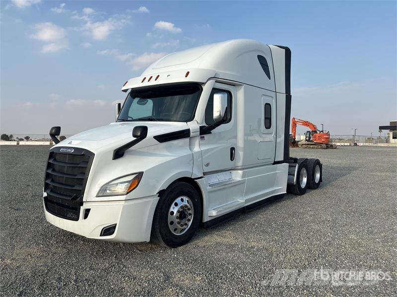 Freightliner Cascadia 126 Vilcēji