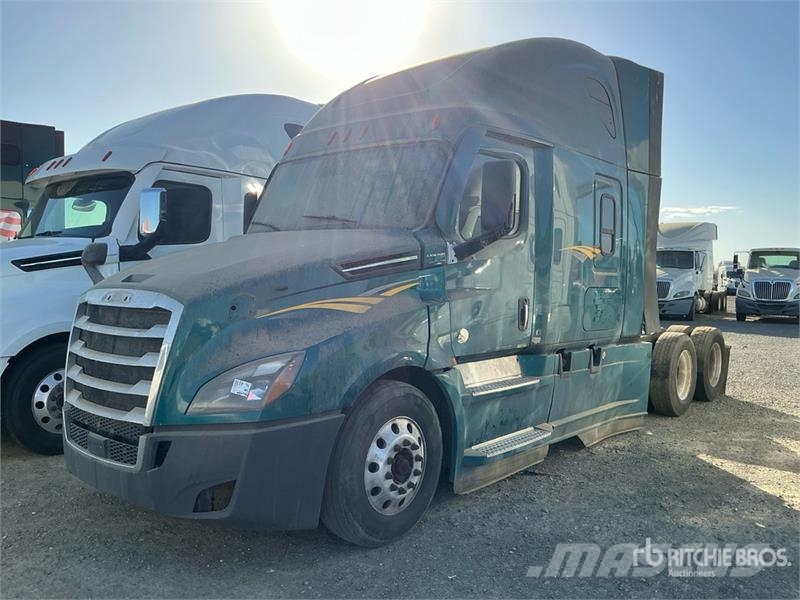 Freightliner Cascadia 126 6x4 T/A Sleeper Truck Tractor Nyergesvontatók
