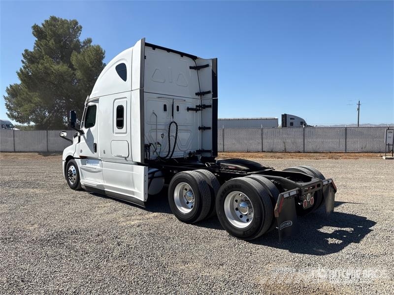 Freightliner Cascadia 126 6x4 T/A Sleeper Truck Tractor Tracteur routier