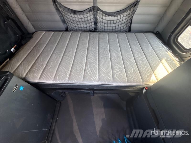 Freightliner Cascadia 126 6x4 T/A Sleeper Truck Tractor Vilcēji