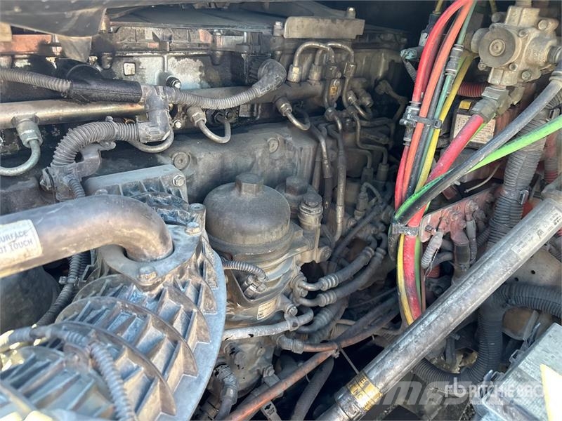 Freightliner Cascadia 125 6x4 T/A Sleeper Truck Tractor Седельные тягачи