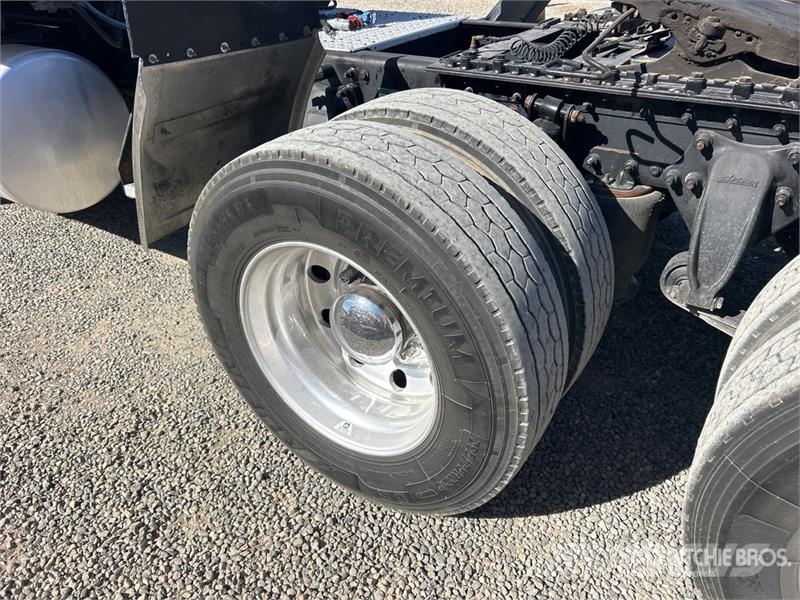 Freightliner Cascadia 125 6x4 T/A Sleeper Truck Tractor Motrici e Trattori Stradali
