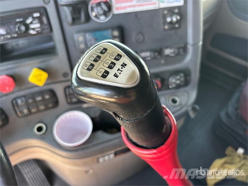 Freightliner Cascadia 125 6x4 T/A Sleeper Truck Tractor Sattelzugmaschinen