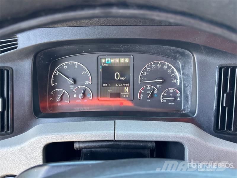 Freightliner Cascadia 126 6x4 T/A Sleeper Truck Tractor 트랙터 유닛