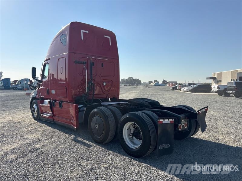 Freightliner Cascadia 126 6x4 T/A Sleeper Truck Tractor وحدات الجر