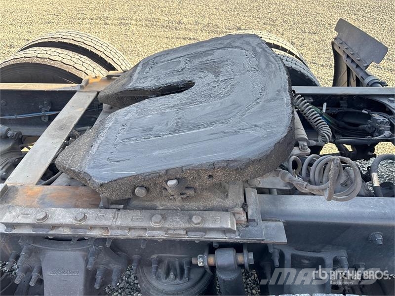 Freightliner Cascadia 126 6x4 T/A Sleeper Truck Tractor Тягачі
