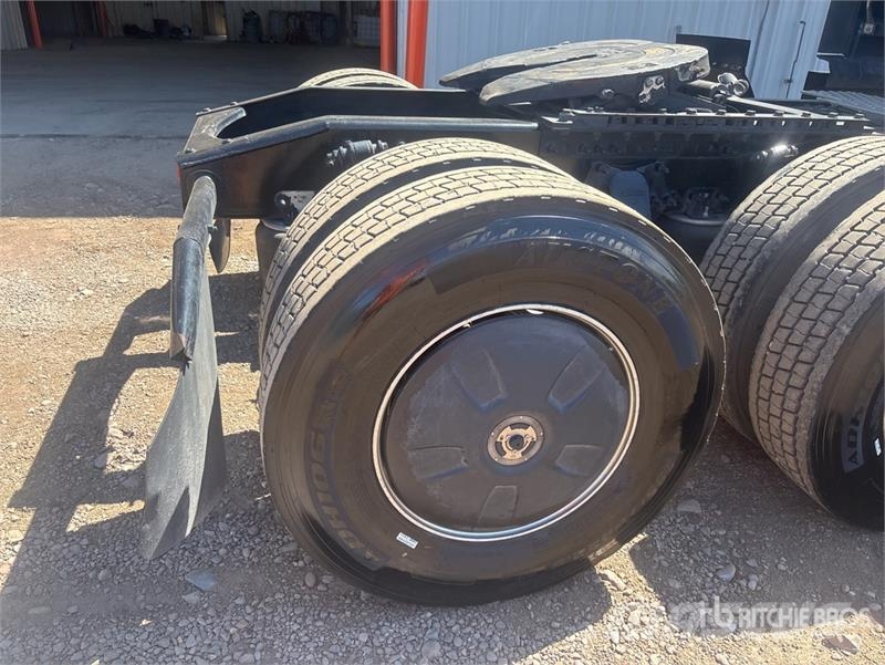 Freightliner Cascadia 126 6x4 T/A Sleeper Truck Tractor Motrici e Trattori Stradali
