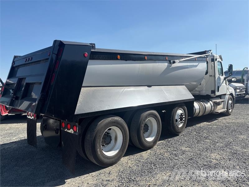 Freightliner Cascadia 126 Kipper