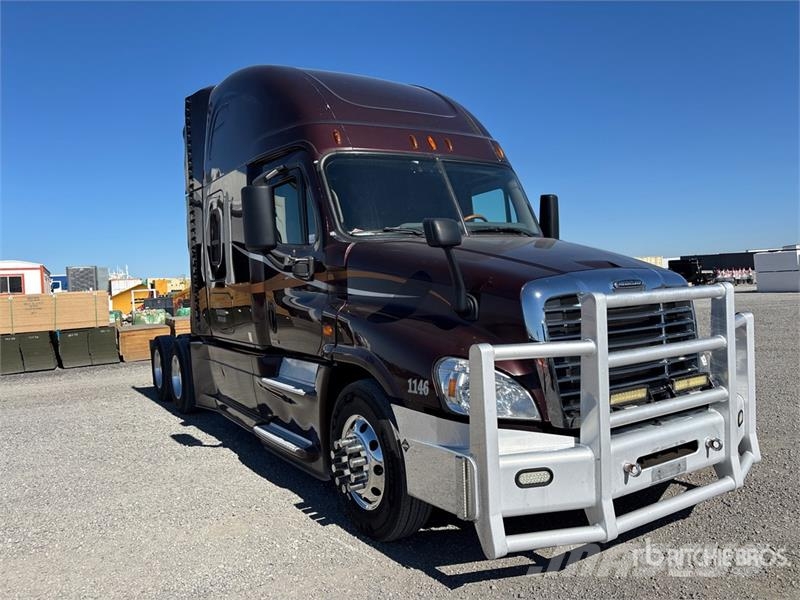 Freightliner Cascadia 125 6x4 T/A Sleeper Truck Tractor Tractor Units