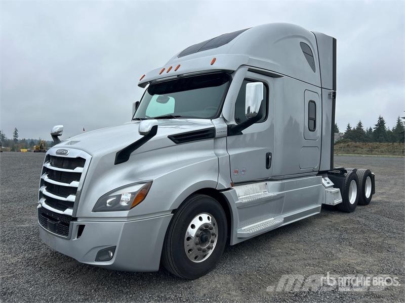 Freightliner Cascadia 126 6x4 T/A Sleeper Truck Tractor Cabezas tractoras