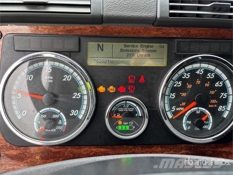 Freightliner Cascadia 125 T/A Sleeper Truck Tractor Naudoti vilkikai