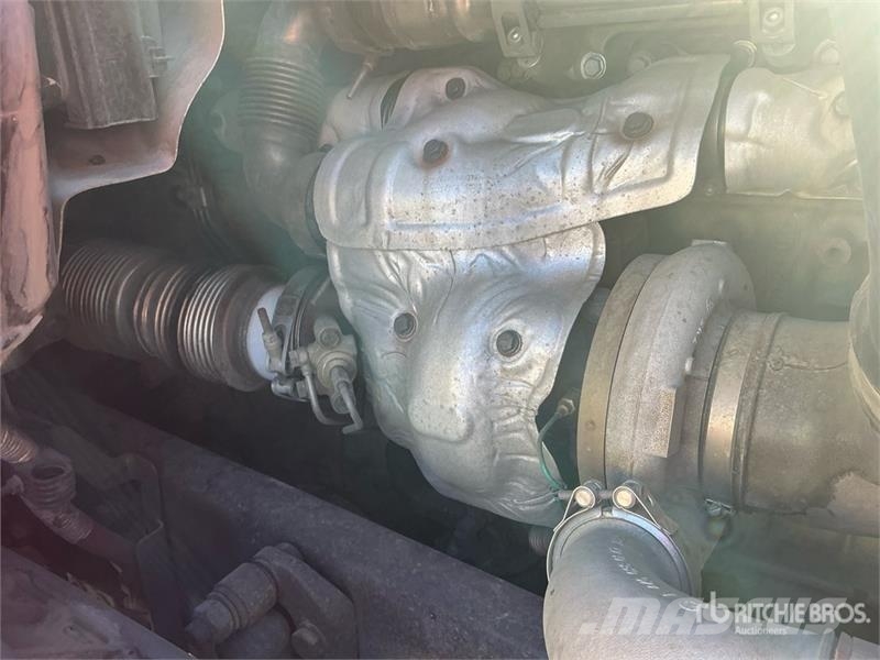 Freightliner Cascadia 126 Tractor Units