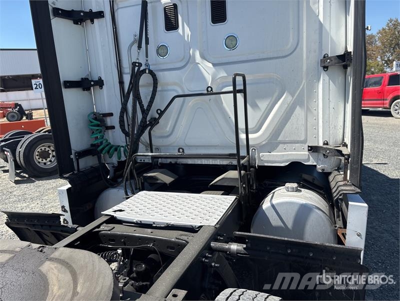 Freightliner Cascadia 125 Vlačilci