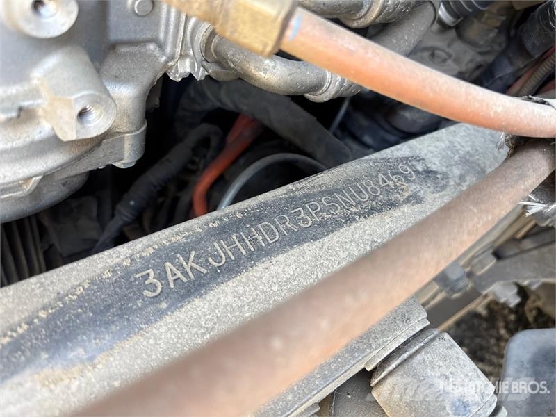Freightliner Cascadia 126 6x4 T/A Sleeper Truck Tractor Тягачі