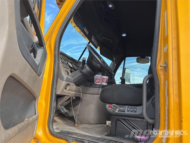 Freightliner Cascadia 125 Vilcēji