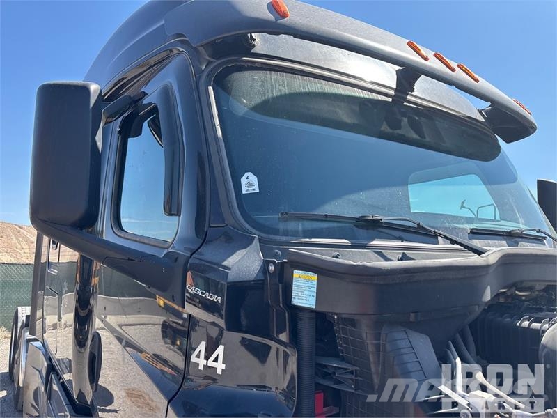 Freightliner Cascadia 126 Cabezas tractoras