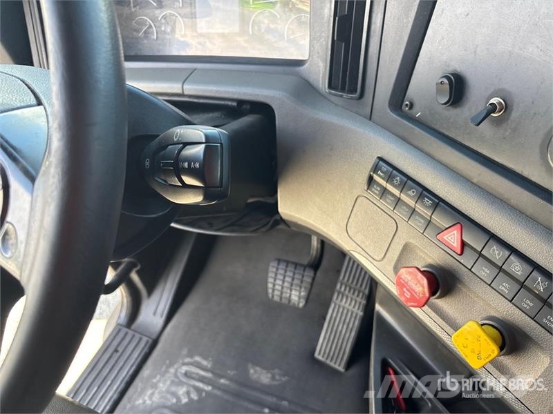 Freightliner Cascadia 116 Tractor Units