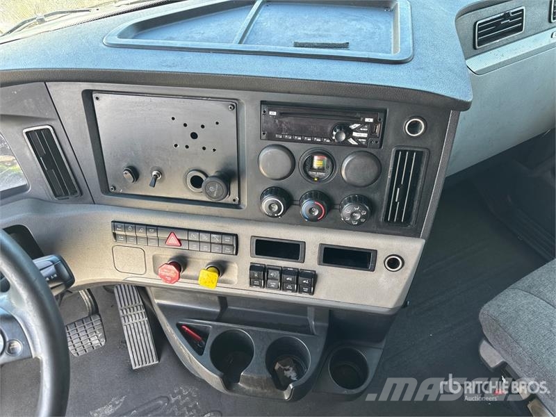 Freightliner Cascadia 116 Tractor Units