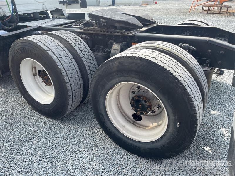 Freightliner Cascadia 126 Autotractoare