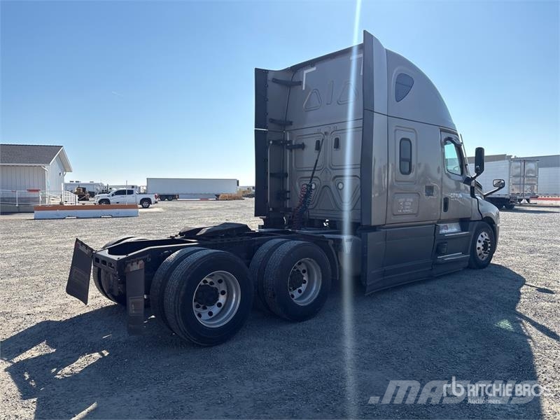 Freightliner Cascadia 126 6x4 T/A Sleeper Truck Tractor Trækkere