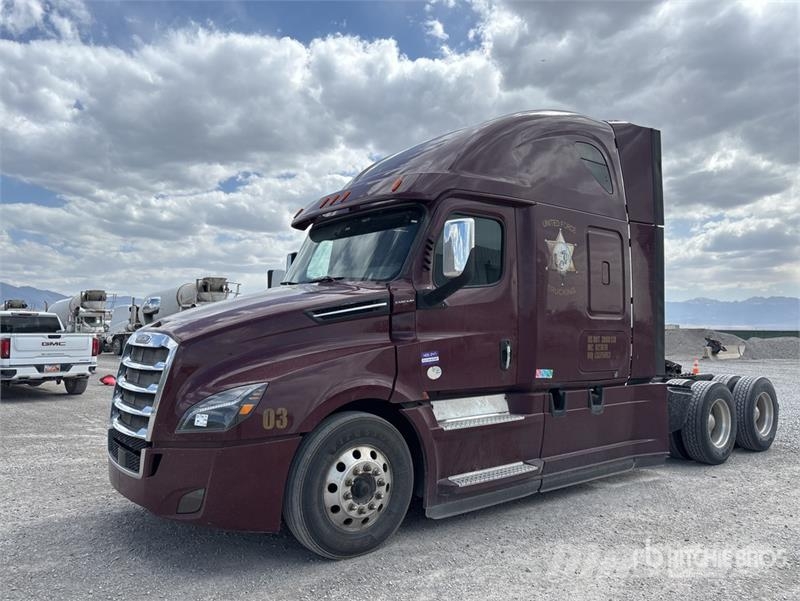 Freightliner Cascadia 126 6x4 T/A Sleeper Truck Tractor Motrici e Trattori Stradali