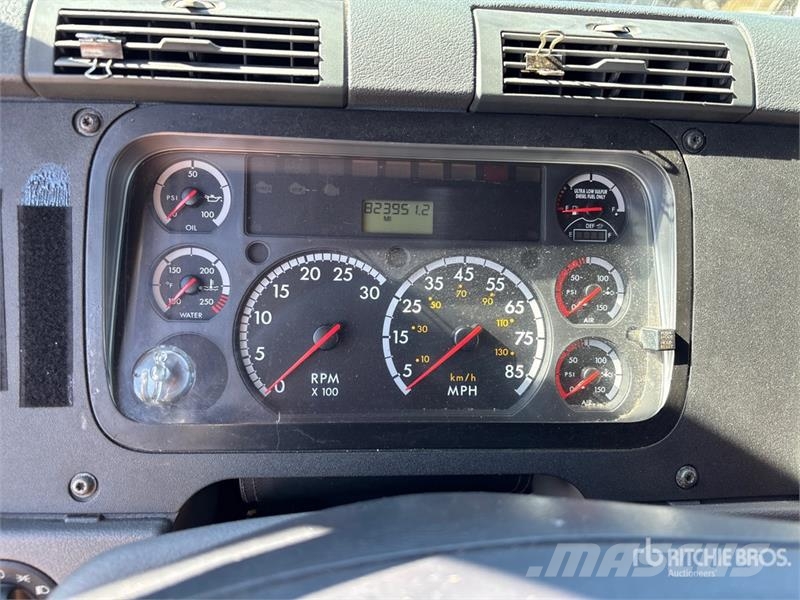 Freightliner Cascadia 125 6x4 T/A Sleeper Truck Tractor Tracteur routier