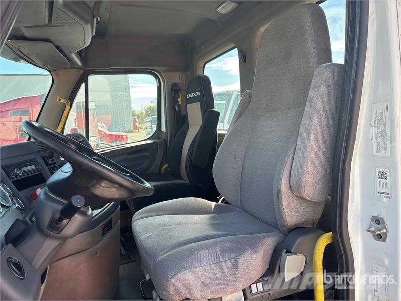Freightliner Cascadia 125 Vilcēji