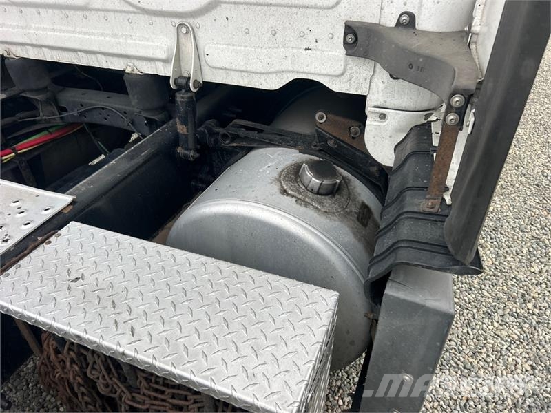 Freightliner Cascadia 125 Tractor Units
