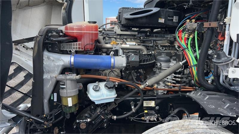 Freightliner Cascadia 126 6x4 T/A Sleeper Truck Tractor (Inoper Tracteur routier