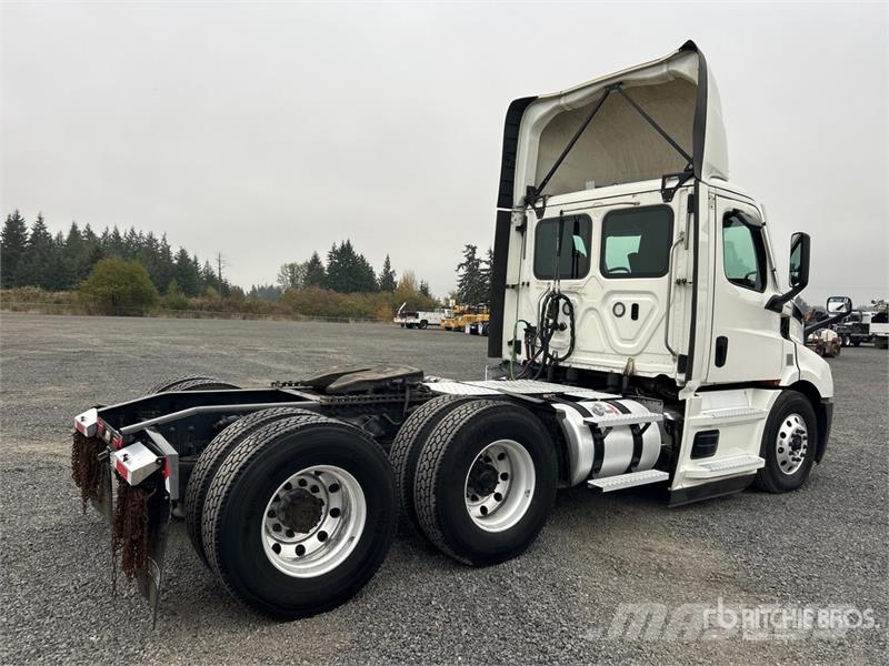 Freightliner Cascadia 116 وحدات الجر
