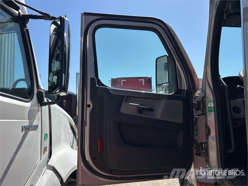 Freightliner Cascadia 126 Prime Movers
