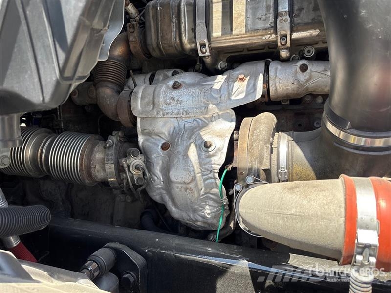 Freightliner Cascadia 126 6x4 T/A Sleeper Truck Tractor 트랙터 유닛