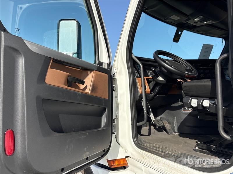 Freightliner Cascadia 126 Vilcēji