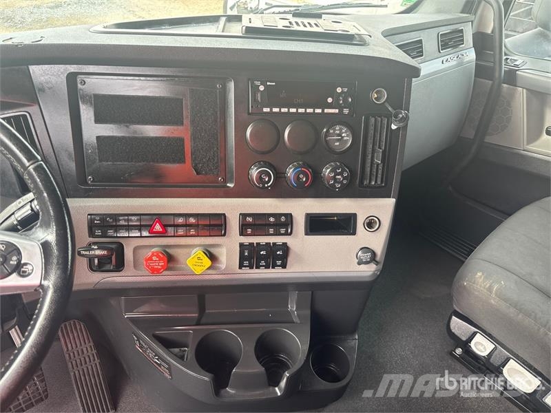 Freightliner Cascadia 126 6x4 T/A Sleeper Truck Tractor Motrici e Trattori Stradali