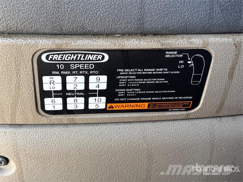 Freightliner Cascadia 125 6x4 T/A Sleeper Truck Tractor Sattelzugmaschinen
