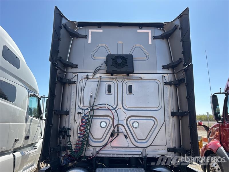 Freightliner Cascadia 126 Prime Movers
