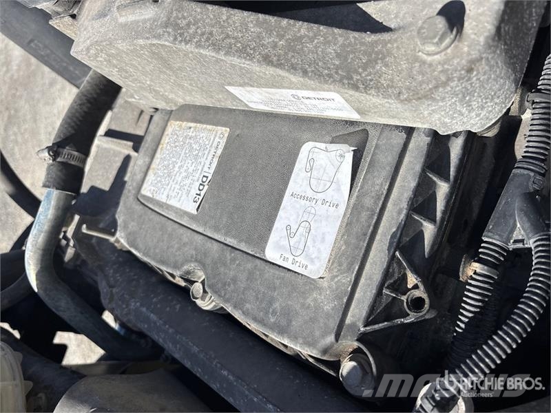 Freightliner Cascadia 126 6x4 T/A Sleeper Truck Tractor Tractores (camiões)