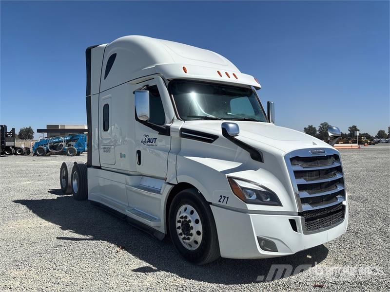 Freightliner Cascadia 126 6x4 T/A Sleeper Truck Tractor Motrici e Trattori Stradali