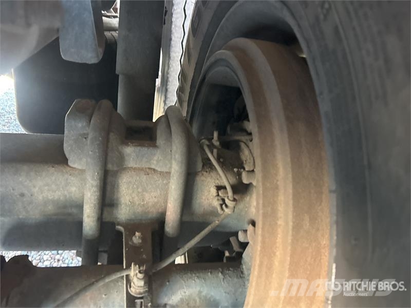 Freightliner Cascadia 125 6x4 T/A Dump Truck Camion benne