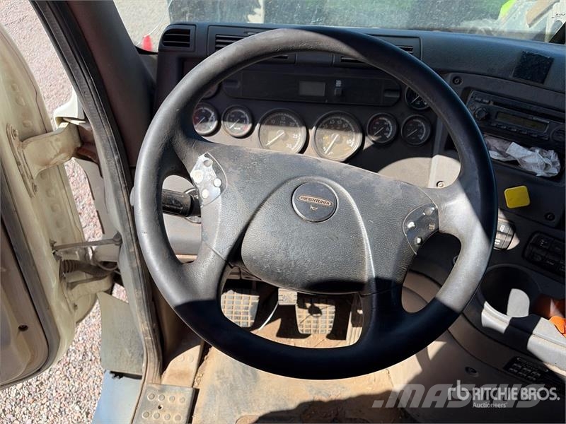 Freightliner Cascadia 125 6x4 T/A Sleeper Truck Tractor Tractores (camiões)