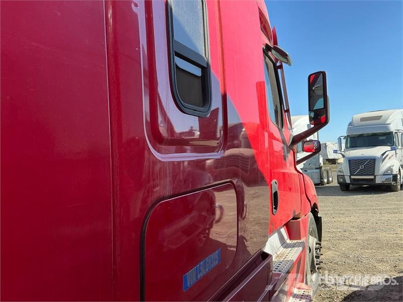Freightliner Cascadia 6x4 T/A Sleeper Truck Tractor Tracteur routier