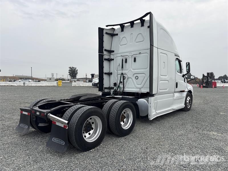 Freightliner Cascadia 126 Vilcēji