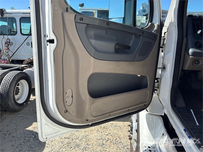 Freightliner Cascadia 125 6x4 T/A Sleeper Truck Tractor Tracteur routier